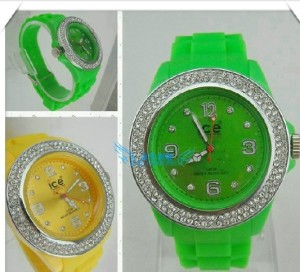 Fashion Silicon Watch with Customized Logo (WY-WA06)